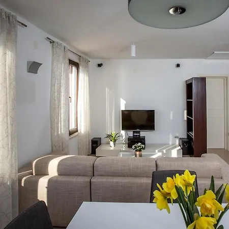 White Luxury With Seaview Apartment *